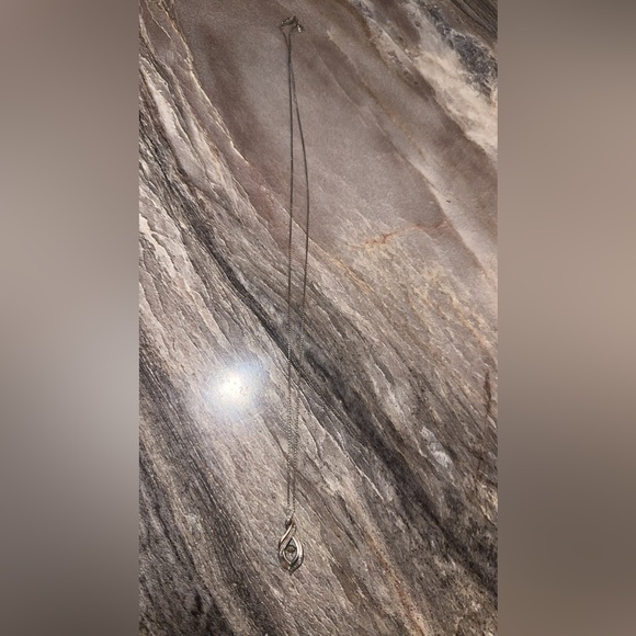 KAYS Diamond Drop Necklace - Picture 5 of 5